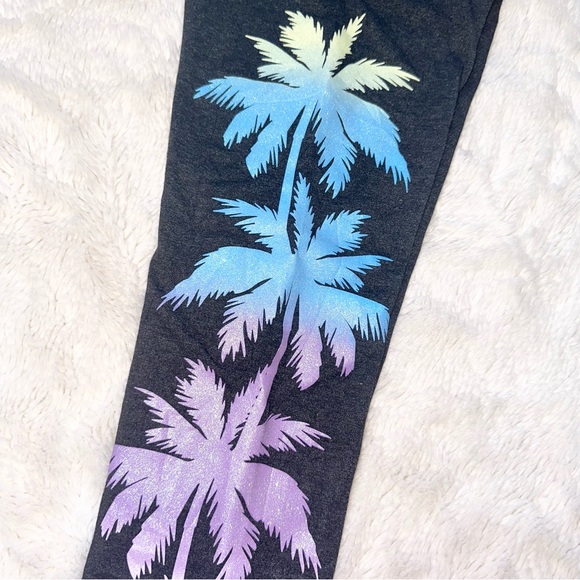Victoria’s Secret PINK Tropical High Waisted Cotton Leggings! - Picture 4 of 6